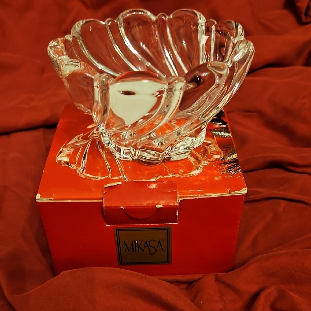 Mikasa Clear Crystal Decorative Bowl